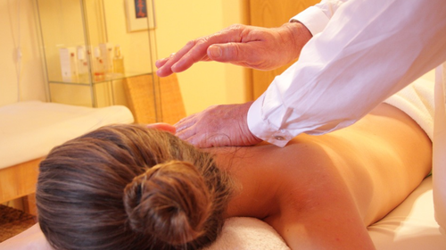 Köp massageolja från Hudoteket